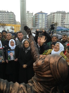 The unveiling of the Roboski massacre monument in the presence of mothers from Roboski and mayoral candidate for Diyarbakir, Gültan Kisanak. Diyarbakir, 30 December 2013.
